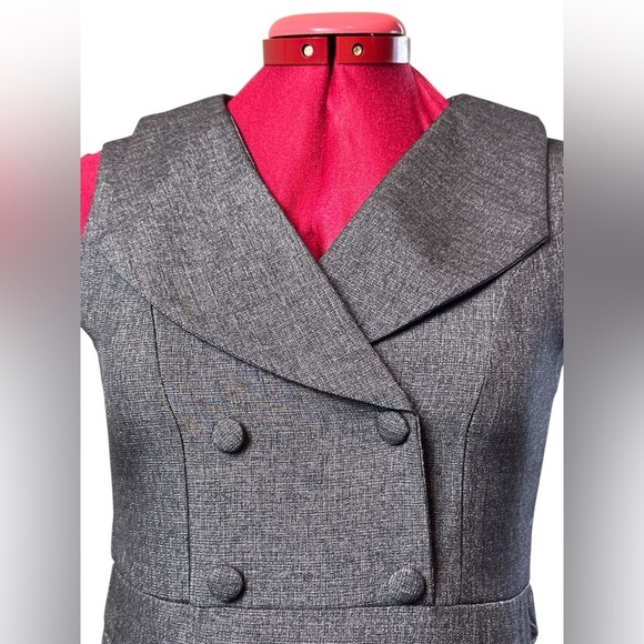 Fitted grey stretch fit-and-flare double breasted Sleeveless Dress - Picture 6 of 10